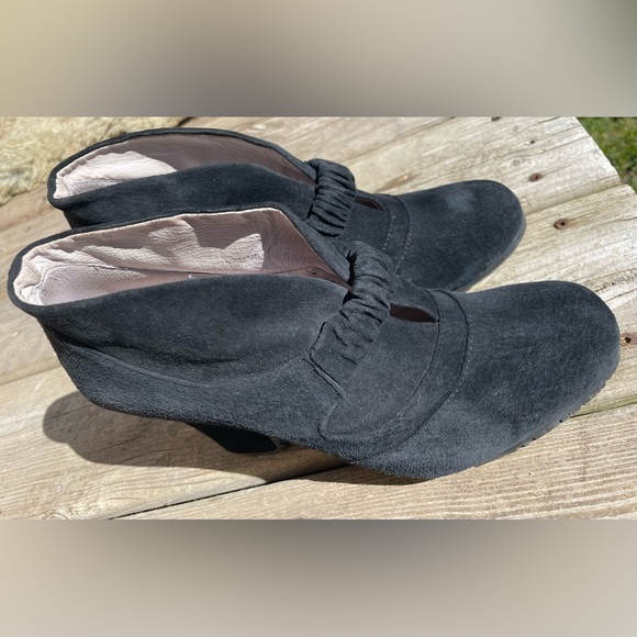 Hush Puppies Black Suede Ankle Bootie - Picture 10 of 10